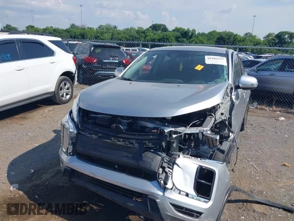 ✅ 2020 Mitsubishi Outlander SE • VIN: JA4AP4AU0LU015713 • Lot: 42583227. Wystawiony na IAAI z przebiegiem 143 751 mil. Bezpłatny archiwum sprzedaży aukcyjnych z USA i szczegółowy raport historii pojazdu na DreamBid. Zdjęcie 11.