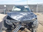 ✅ 2024 Volkswagen Tiguan SE • VIN: 3VV3B7AX5RM074375 • Lot: 43469185. Wystawiony na IAAI z przebiegiem 31 479 mil. Bezpłatny archiwum sprzedaży aukcyjnych z USA i szczegółowy raport historii pojazdu na DreamBid. Zdjęcie 12.