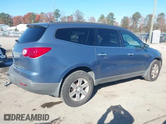 ✅ 2012 Chevrolet Traverse 1LT • VIN: 1GNKVGED2CJ311031 • Lot: 43706015. Wystawiony na IAAI z przebiegiem 148 809 mil. Bezpłatny archiwum sprzedaży aukcyjnych z USA i szczegółowy raport historii pojazdu na DreamBid. Zdjęcie 4.