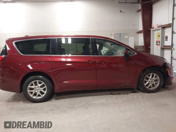 ✅ 2019 Chrysler Pacifica Touring • VIN: 2C4RC1DG5KR626535 • Lot: 43566138. Wystawiony na IAAI z przebiegiem 94 838 mil. Bezpłatny archiwum sprzedaży aukcyjnych z USA i szczegółowy raport historii pojazdu na DreamBid. Zdjęcie 13.