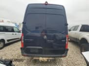 ✅ 2022 Mercedes-Benz Sprinter Cargo • VIN: W1Y4EDHYXNT107286 • Lot: 44688725. Wystawiony na Copart z przebiegiem Nie podano. Bezpłatny archiwum sprzedaży aukcyjnych z USA i szczegółowy raport historii pojazdu na DreamBid. Zdjęcie 6.