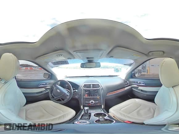 ✅ 2019 Ford Explorer Platinum • VIN: 1FM5K8HT4KGA74766 • Lot: 84027855. Listed on Copart with 98,656 mi. Free auction sales archive from the USA and detailed vehicle history report at DreamBid. Image 14.