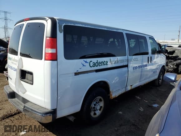 ✅ 2008 Chevrolet Express Passenger • VIN: 1GAHG39K381169612 • Lot: 48710805. Listed on Copart with 73,688 mi. Free auction sales archive from the USA and detailed vehicle history report at DreamBid. Image 3.