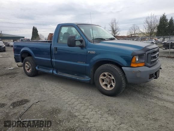 ✅ 2000 Ford F-250 XL • VIN: 1FTNF20F5YEA22157 • Lot: 45497565. Wystawiony na Copart z przebiegiem 209 022 mil. Bezpłatny archiwum sprzedaży aukcyjnych z USA i szczegółowy raport historii pojazdu na DreamBid. Zdjęcie 4.