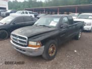 ✅ 2001 Dodge Dakota • VIN: 1B7GL22X71S100324 • Lot: 42287463. Wystawiony na IAAI z przebiegiem 166 584 mil. Bezpłatny archiwum sprzedaży aukcyjnych z USA i szczegółowy raport historii pojazdu na DreamBid. Zdjęcie 2.