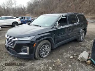✅ 2022 Chevrolet Traverse LT • VIN: 1GNEVHKW2NJ192442 • Lot: 35933243. Wystawiony na Copart z przebiegiem 2 885 mil. Bezpłatny archiwum sprzedaży aukcyjnych z USA i szczegółowy raport historii pojazdu na DreamBid. Zdjęcie 1.