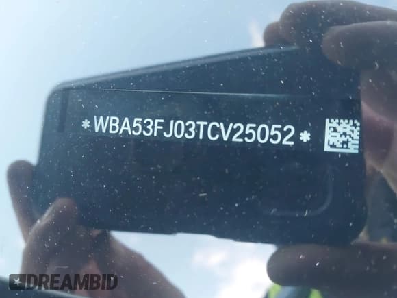 ✅ 2026 BMW 5 Series 530i xDrive • VIN: WBA53FJ03TCV25052 • Lot: 43761277. Wystawiony na IAAI z przebiegiem 7 510 mil. Bezpłatny archiwum sprzedaży aukcyjnych z USA i szczegółowy raport historii pojazdu na DreamBid. Zdjęcie 18.