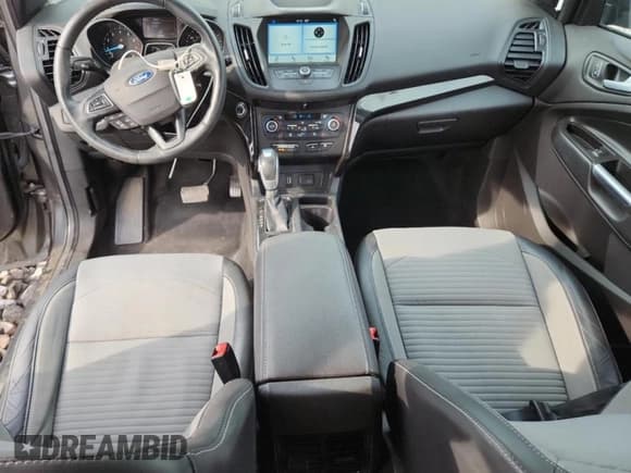 ✅ 2019 Ford Escape SE • VIN: 1FMCU9GD0KUA23378 • Lot: 81250635. Wystawiony na Copart z przebiegiem 46 283 mil. Bezpłatny archiwum sprzedaży aukcyjnych z USA i szczegółowy raport historii pojazdu na DreamBid. Zdjęcie 8.