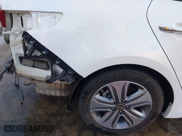 ✅ 2017 Kia Optima EX • VIN: KNAGV4LD7H5017444 • Lot: 41286787. Listed on IAAI with 90,109 mi. Free auction sales archive from the USA and detailed vehicle history report at DreamBid. Image 18.