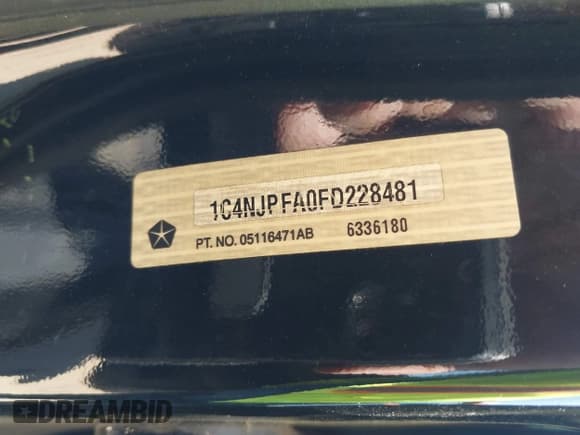 ✅ 2015 Jeep Patriot High Altitude • VIN: 1C4NJPFA0FD228481 • Lot: 42337484. Wystawiony na IAAI z przebiegiem 164 838 mil. Bezpłatny archiwum sprzedaży aukcyjnych z USA i szczegółowy raport historii pojazdu na DreamBid. Zdjęcie 9.