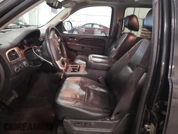 ✅ 2012 Chevrolet Suburban LTZ • VIN: 1GNSKKE76CR141134 • Lot: 80113874. Wystawiony na Copart z przebiegiem 278 536 mil. Bezpłatny archiwum sprzedaży aukcyjnych z USA i szczegółowy raport historii pojazdu na DreamBid. Zdjęcie 7.