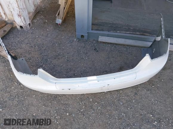 ✅ 2013 Hyundai Sonata GLS • VIN: 5NPEB4AC9DH571270 • Lot: 43605073. Listed on IAAI with 204,693 mi. Free auction sales archive from the USA and detailed vehicle history report at DreamBid. Image 12.