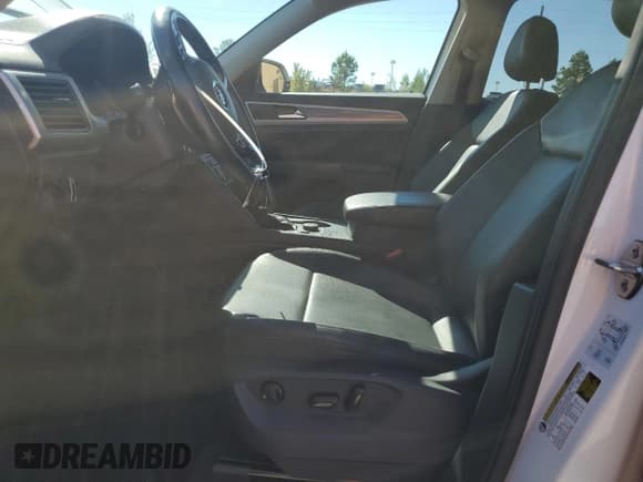 ✅ 2018 Volkswagen Atlas SE • VIN: 1V2LR2CA1JC536246 • Lot: 87422725. Wystawiony na Copart z przebiegiem 123 765 mil. Bezpłatny archiwum sprzedaży aukcyjnych z USA i szczegółowy raport historii pojazdu na DreamBid. Zdjęcie 7.