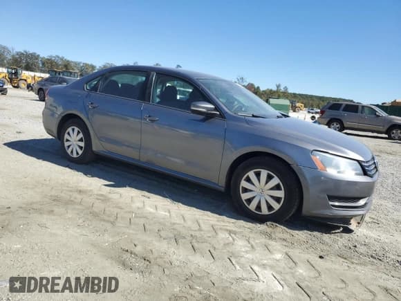 ✅ 2013 Volkswagen Passat S • VIN: 1VWAP7A34DC012879 • Lot: 86543405. Listed on Copart with 165,754 mi. Free auction sales archive from the USA and detailed vehicle history report at DreamBid. Image 4.