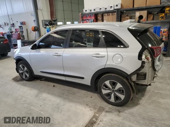 ✅ 2018 Kia Niro LX • VIN: KNDCB3LC9J5138817 • Lot: 90022005. Wystawiony na Copart z przebiegiem 159 682 mil. Bezpłatny archiwum sprzedaży aukcyjnych z USA i szczegółowy raport historii pojazdu na DreamBid. Zdjęcie 2.