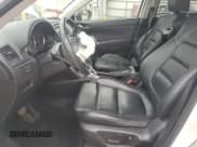 ✅ 2015 Mazda CX-5 Grand Touring • VIN: JM3KE2DY6F0444196 • Lot: 90438305. Wystawiony na Copart z przebiegiem 172 354 mil. Bezpłatny archiwum sprzedaży aukcyjnych z USA i szczegółowy raport historii pojazdu na DreamBid. Zdjęcie 7.