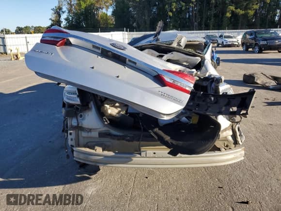 ✅ 2017 Ford Fusion Hybrid Titanium • VIN: 3FA6P0RU6HR267642 • Lot: 82504085. Listed on Copart with Not provided. Free auction sales archive from the USA and detailed vehicle history report at DreamBid. Image 6.