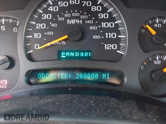 ✅ 2003 Chevrolet Silverado 1500 LS • VIN: 2GCEC19T731137235 • Лот: 43697659. Опубликован ранее на IAAI с пробегом 200 000 миль. Бесплатный доступ к архиву аукционных продаж из США и подробный отчёт об истории автомобиля на DreamBid. Изображение 7.