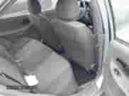 2003 Hyundai Accent GL z VIN KMHCG45C33U473080, wystawiony jako IAAI lot #41868765 z przebiegiem 57 478 mil mil oraz . Historia ofert i sprzedaży dostępna na DreamBid. Obrazek 8.