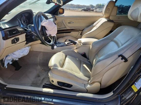 ✅ 2010 BMW 3 Series 328i • VIN: WBAWL1C52AP491577 • Lot: 92499415. Wystawiony na Copart z przebiegiem 116 757 mil. Bezpłatny archiwum sprzedaży aukcyjnych z USA i szczegółowy raport historii pojazdu na DreamBid. Zdjęcie 7.