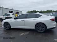 ✅ 2021 Acura TLX w/A-Spec Package • VIN: 19UUB6F59MA003398 • Lot: 42569419. Wystawiony na IAAI z przebiegiem 39 059 mil. Bezpłatny archiwum sprzedaży aukcyjnych z USA i szczegółowy raport historii pojazdu na DreamBid. Zdjęcie 14.
