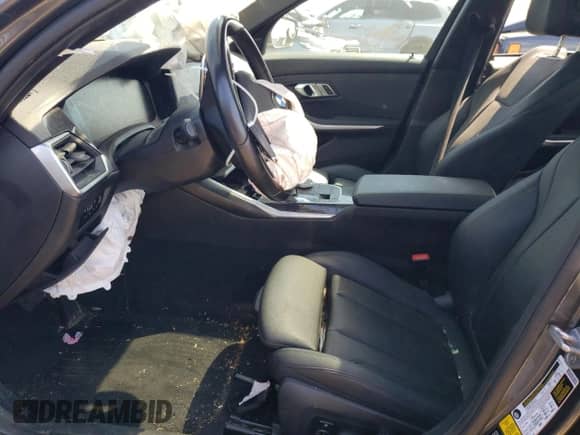 2019 BMW 3 Series 330i xDrive z VIN 3MW5R7J57K8B03257, wystawiony jako Copart lot #66535744 z przebiegiem 69 528 mil mil oraz Szkoda całkowita • Salvage title. Historia ofert i sprzedaży dostępna na DreamBid. Obrazek 7.