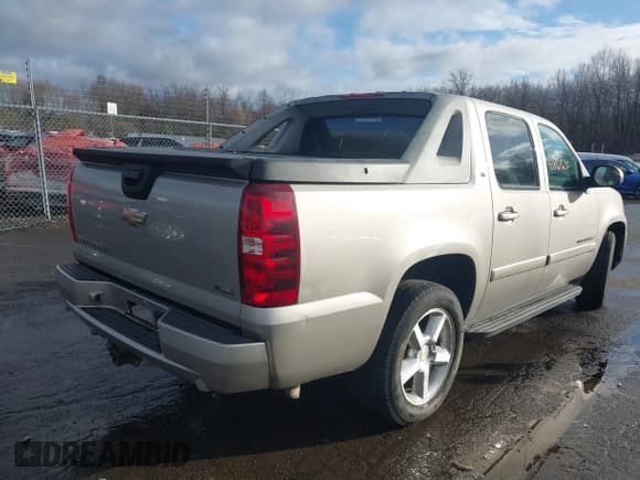 ✅ 2008 Chevrolet Avalanche LTZ • VIN: 3GNEC12088G212269 • Lot: 41861630. Listed on IAAI with 193,111 mi. Free auction sales archive from the USA and detailed vehicle history report at DreamBid. Image 4.