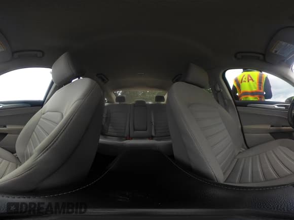 ✅ 2020 Ford Fusion SE • VIN: 3FA6P0HD5LR262877 • Lot: 42243525. Wystawiony na IAAI z przebiegiem 53 071 mil. Bezpłatny archiwum sprzedaży aukcyjnych z USA i szczegółowy raport historii pojazdu na DreamBid. Zdjęcie 19.