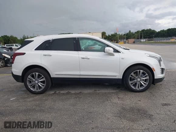 ✅ 2025 Cadillac XT5 AWD Premium Luxury • VIN: 1GYKNDRS9SZ136920 • Лот: 43252861. Опубликован ранее на IAAI с пробегом 10 789 миль. Бесплатный доступ к архиву аукционных продаж из США и подробный отчёт об истории автомобиля на DreamBid. Изображение 13.