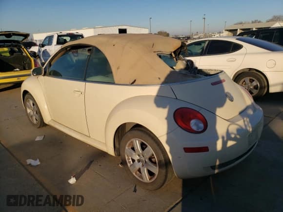 ✅ 2007 Volkswagen Beetle S • VIN: 3VWPG31Y17M414814 • Lot: 42352925. Wystawiony na Copart z przebiegiem 111 204 mil. Bezpłatny archiwum sprzedaży aukcyjnych z USA i szczegółowy raport historii pojazdu na DreamBid. Zdjęcie 2.