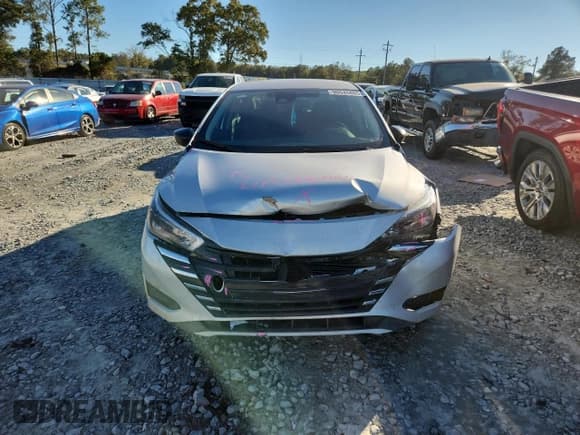 ✅ 2025 Nissan Versa S • VIN: 3N1CN8DVXSL831551 • Lot: 90045805. Wystawiony na Copart z przebiegiem 10 679 mil. Bezpłatny archiwum sprzedaży aukcyjnych z USA i szczegółowy raport historii pojazdu na DreamBid. Zdjęcie 5.