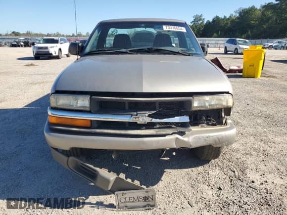 2000 Chevrolet S-10 LS with VIN 1GCCS1442Y8109065, listed as a Copart auction lot 73376654 with 106,442 mi miles and Salvage title. Bid and sale history available at DreamBid. Image 5.