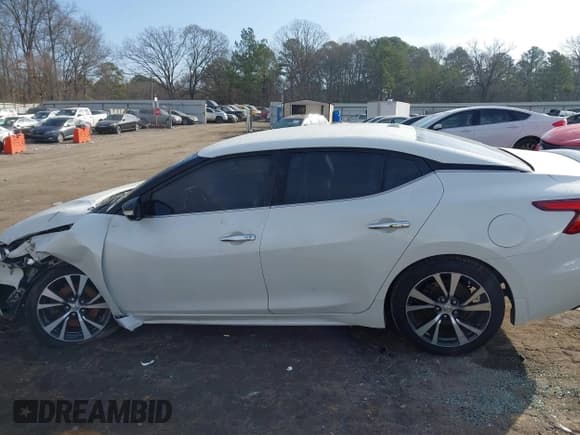 ✅ 2016 Nissan Maxima SL • VIN: 1N4AA6AP2GC387004 • Lot: 41504524. Wystawiony na IAAI z przebiegiem 95 437 mil. Bezpłatny archiwum sprzedaży aukcyjnych z USA i szczegółowy raport historii pojazdu na DreamBid. Zdjęcie 13.