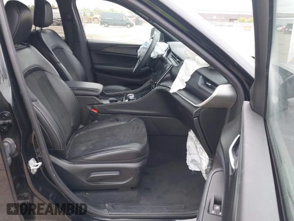 ✅ 2024 Jeep Grand Cherokee Altitude • VIN: 1C4RJKAG4R8581402 • Lot: 42366247. Listed on IAAI with 11,793 mi. Free auction sales archive from the USA and detailed vehicle history report at DreamBid. Image 5.