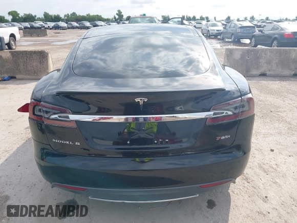 ✅ 2013 Tesla Model S Performance • VIN: 5YJSA1DP5DFP11140 • Lot: 42894193. Listed on IAAI with 18,086 mi. Free auction sales archive from the USA and detailed vehicle history report at DreamBid. Image 16.