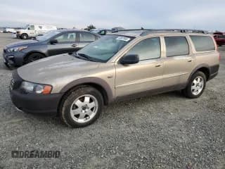 ✅ 2003 Volvo V70 XC70 • VIN: YV1SZ59H531104352 • Лот: 44967985. Опубликован ранее на Copart с пробегом 257 989 миль. Бесплатный доступ к архиву аукционных продаж из США и подробный отчёт об истории автомобиля на DreamBid. Изображение 1.