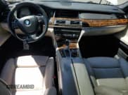✅ 2014 BMW 7 Series 750i • VIN: WBAYA8C59ED825103 • Lot: 66286145. Wystawiony na Copart z przebiegiem 127 567 mil. Bezpłatny archiwum sprzedaży aukcyjnych z USA i szczegółowy raport historii pojazdu na DreamBid. Zdjęcie 8.