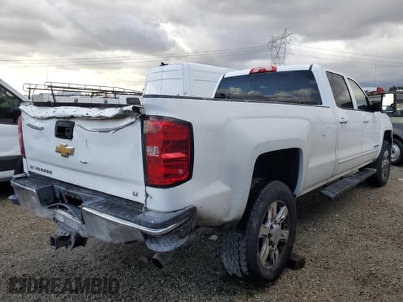 ✅ 2015 Chevrolet Silverado 2500HD LT • VIN: 1GC1CVEG7FF607761 • Lot: 79828594. Wystawiony na Copart z przebiegiem 353 226 mil. Bezpłatny archiwum sprzedaży aukcyjnych z USA i szczegółowy raport historii pojazdu na DreamBid. Zdjęcie 3.