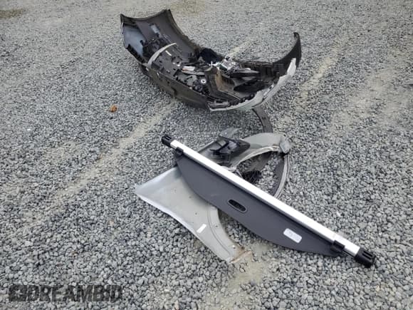 ✅ 2018 Hyundai Santa Fe 2.4L • VIN: 5NMZU3LB6JH104469 • Lot: 57587495. Listed on Copart with 78,267 mi. Free auction sales archive from the USA and detailed vehicle history report at DreamBid. Image 12.