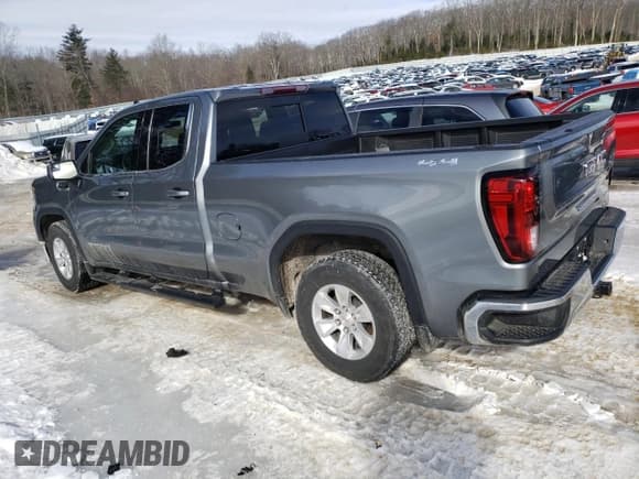 ✅ 2021 GMC Sierra 1500 SLE • VIN: 1GTR9BED7MZ298164 • Лот: 45561845. Опубликован ранее на Copart с пробегом 47 807 миль. Бесплатный доступ к архиву аукционных продаж из США и подробный отчёт об истории автомобиля на DreamBid. Изображение 2.