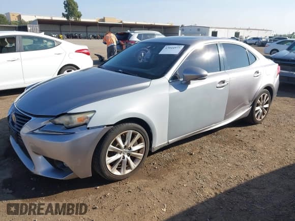 ✅ 2016 Lexus IS 200t • VIN: JTHBA1D24G5026054 • Lot: 43844973. Wystawiony na IAAI z przebiegiem 64 517 mil. Bezpłatny archiwum sprzedaży aukcyjnych z USA i szczegółowy raport historii pojazdu na DreamBid. Zdjęcie 2.