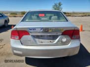 ✅ 2007 Honda Civic LX • VIN: 1HGFA15557L122591 • Лот: 85314705. Опубликован ранее на Copart с пробегом Не указан. Бесплатный доступ к архиву аукционных продаж из США и подробный отчёт об истории автомобиля на DreamBid. Изображение 6.