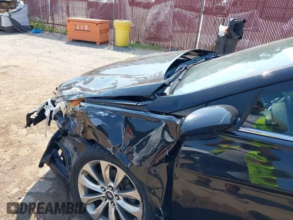 2013 Hyundai Sonata SE with VIN 5NPEC4AB5DH531028, listed as a IAAI auction lot 43247043 with 188,338 mi miles and . Bid and sale history available at DreamBid. Image 19.