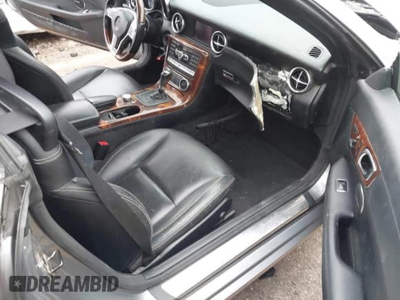 ✅ 2012 Mercedes-Benz SLK 350 • VIN: WDDPK5HA1CF007243 • Лот: 41313121. Опубликован ранее на IAAI с пробегом 137 538 миль. Бесплатный доступ к архиву аукционных продаж из США и подробный отчёт об истории автомобиля на DreamBid. Изображение 5.