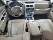 ✅ 2010 Jeep Liberty Limited • VIN: 1J4PN5GK7AW180817 • Лот: 85844815. Опубликован ранее на Copart с пробегом 165 434 миль. Бесплатный доступ к архиву аукционных продаж из США и подробный отчёт об истории автомобиля на DreamBid. Изображение 8.