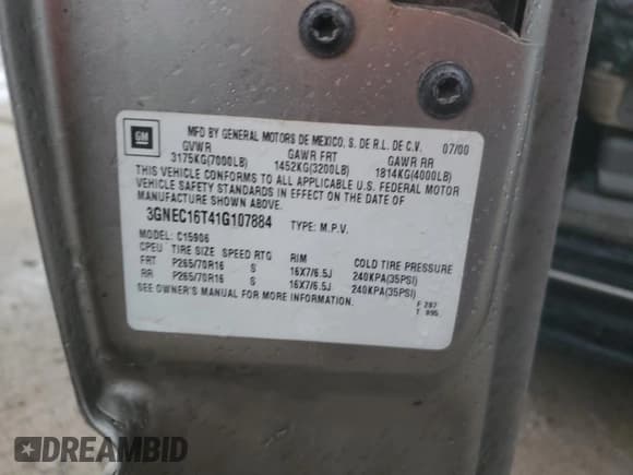 ✅ 2001 Chevrolet Suburban LS • VIN: 3GNEC16T41G107884 • Лот: 50623435. Опубликован ранее на Copart с пробегом Не указан. Бесплатный доступ к архиву аукционных продаж из США и подробный отчёт об истории автомобиля на DreamBid. Изображение 13.