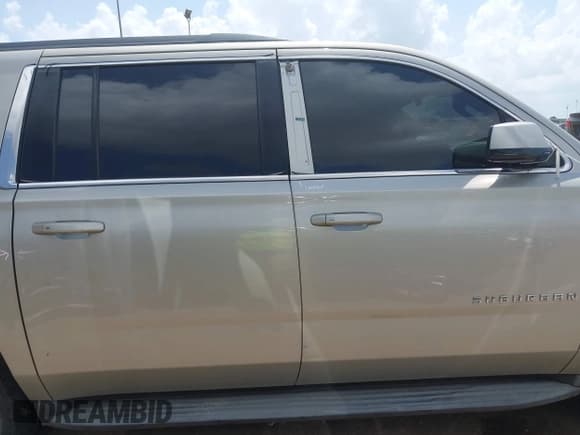 ✅ 2015 Chevrolet Suburban LT • VIN: 1GNSCJKC9FR153713 • Lot: 42436013. Wystawiony na IAAI z przebiegiem Nie podano. Bezpłatny archiwum sprzedaży aukcyjnych z USA i szczegółowy raport historii pojazdu na DreamBid. Zdjęcie 14.