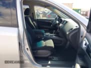 ✅ 2015 Nissan Pathfinder SV • VIN: 5N1AR2MN3FC673671 • Lot: 43863527. Wystawiony na IAAI z przebiegiem 113 786 mil. Bezpłatny archiwum sprzedaży aukcyjnych z USA i szczegółowy raport historii pojazdu na DreamBid. Zdjęcie 5.