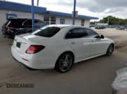 ✅ 2017 Mercedes-Benz E 300 Luxury • VIN: WDDZF4JB9HA160953 • Lot: 71052975. Wystawiony na Copart z przebiegiem Nie podano. Bezpłatny archiwum sprzedaży aukcyjnych z USA i szczegółowy raport historii pojazdu na DreamBid. Zdjęcie 3.