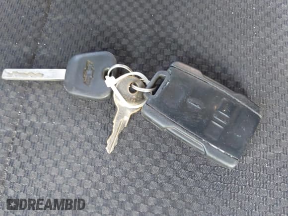 ✅ 2017 Chevrolet Silverado 2500HD LT • VIN: 1GC1KVEG8HF156376 • Lot: 42873201. Listed on IAAI with 188,811 mi. Free auction sales archive from the USA and detailed vehicle history report at DreamBid. Image 11.